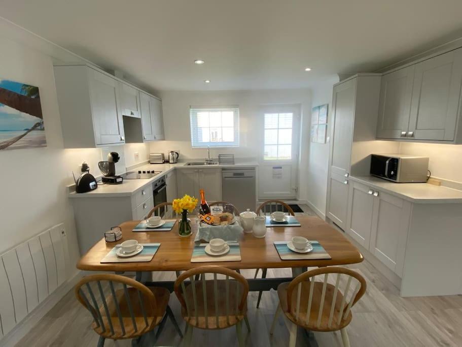 Surf'S Up! Perfect Base For Holidays Or Work In Cornwall 세인트컬럼메이져 외부 사진